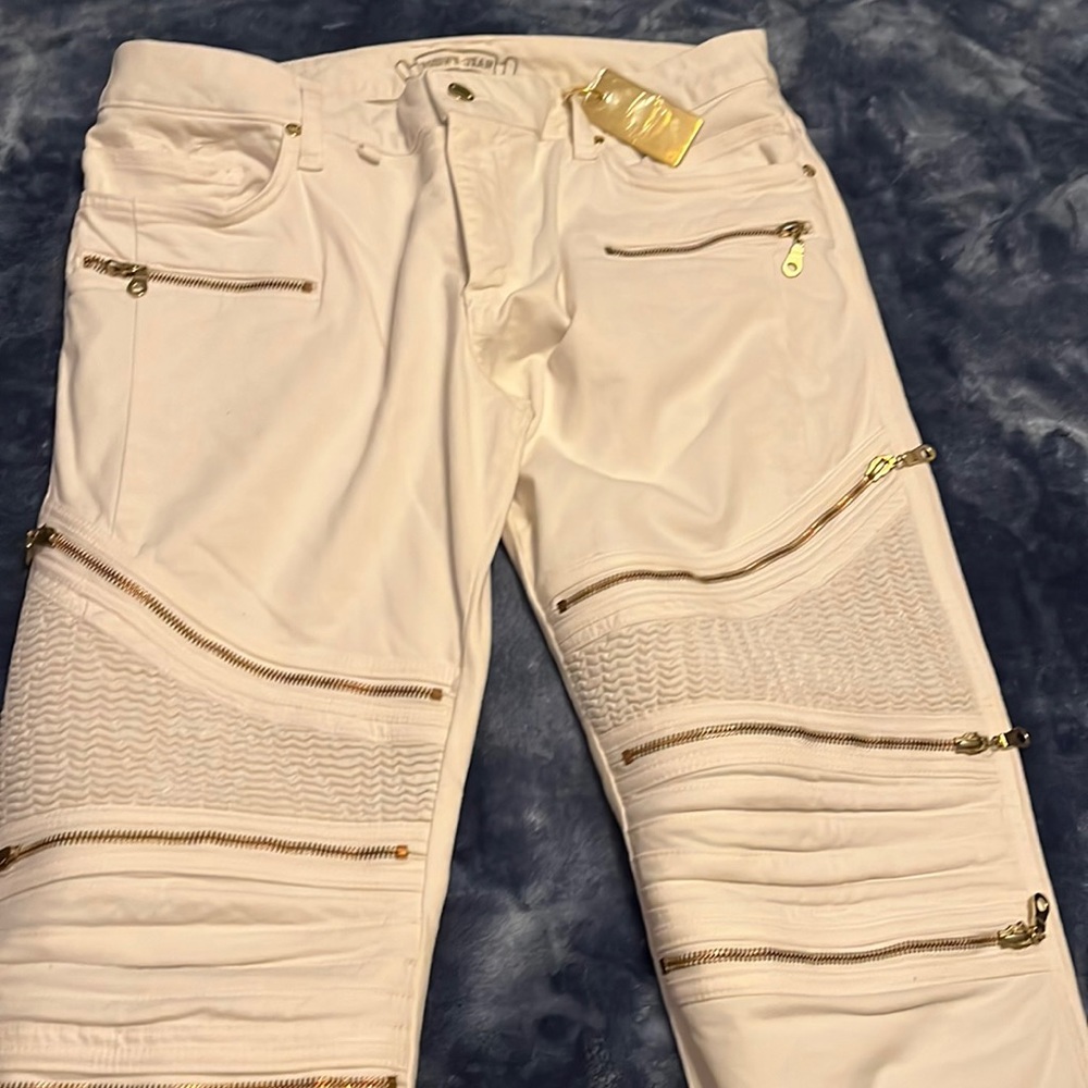 Brand new never worn robin jeans size 34 x 34 very stretchy cream color pants